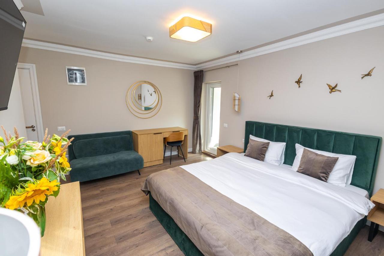B59 Boutique Hotel Câmpulung Moldovenesc Dış mekan fotoğraf
