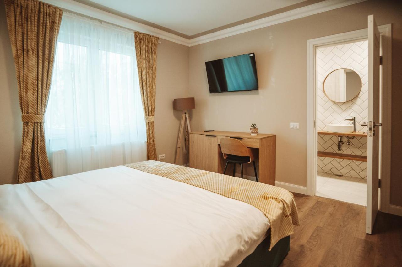 B59 Boutique Hotel Câmpulung Moldovenesc Dış mekan fotoğraf