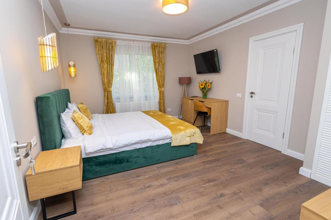 B59 Boutique Hotel Câmpulung Moldovenesc Dış mekan fotoğraf